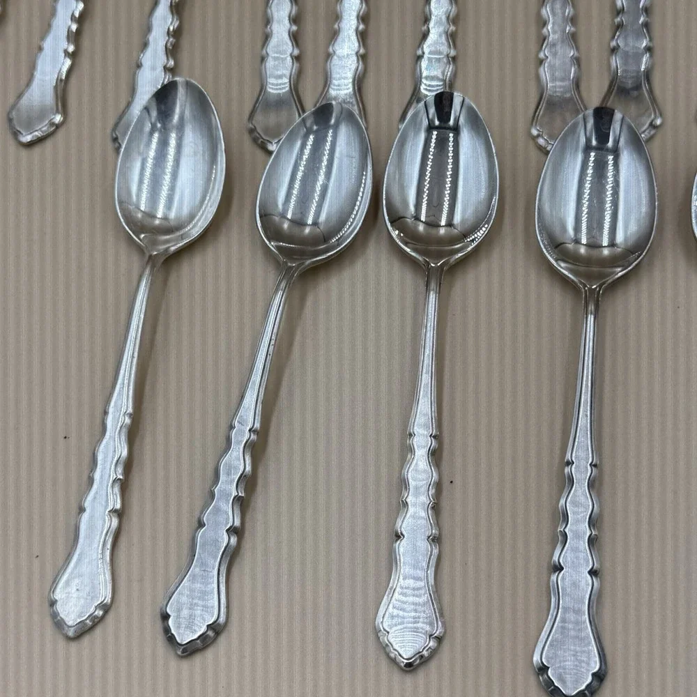 1847 Rogers Bros Silver Plated 32pc Flatware Set for 8 Vintage 1940s Quality